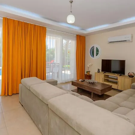 Villa Musa - 5 Bedroom In Hisaronu