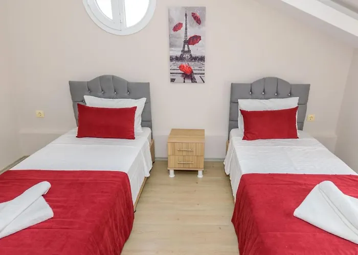 Willa Musa - 5 Bedroom In Hisaronu