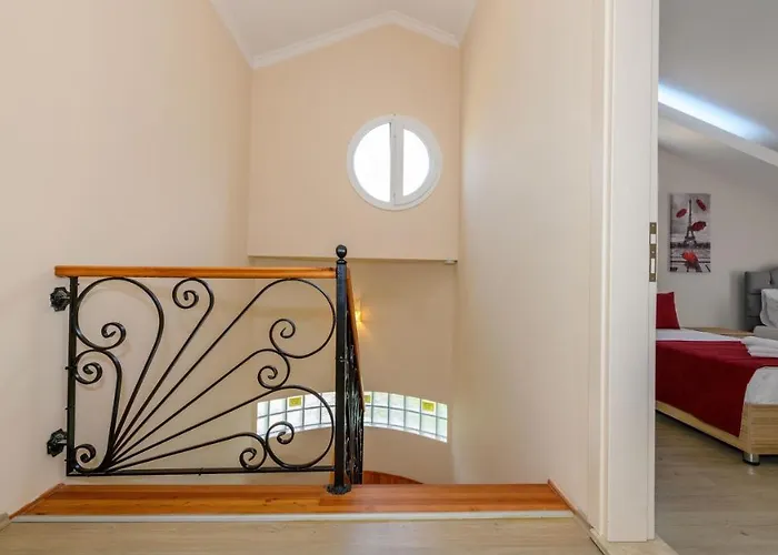 Musa - 5 Bedroom In Hisaronu *